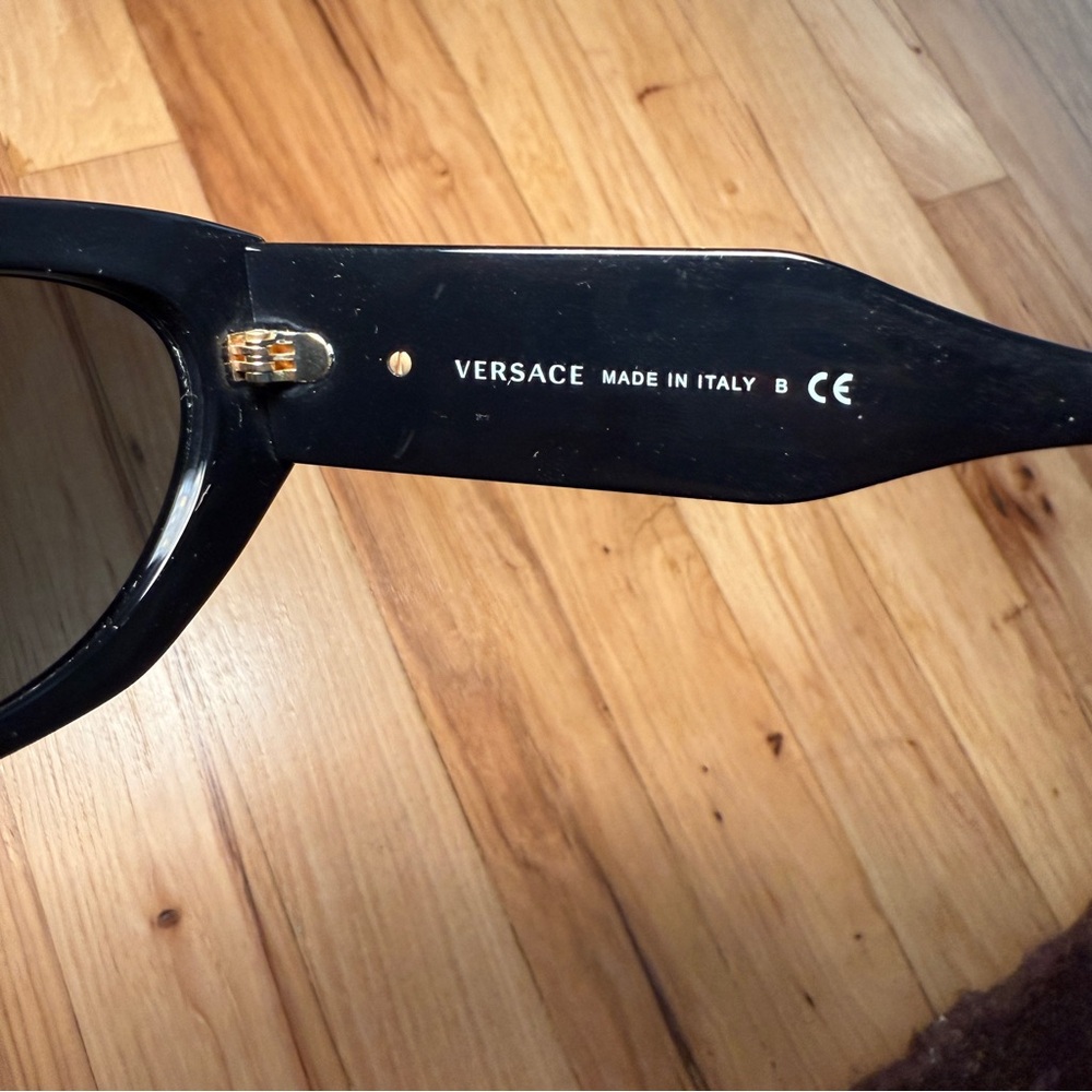 VERSACE Cat Eye VE4376B Sunglasses with Box and Case - Picture 6 of 12